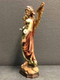 Engelenbeeld aartsengel Uriël,  Houtsnijwerk 20cm hoog. (2)