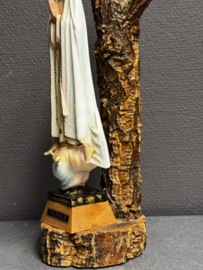 Heiligenbeeld Maria Onze-Lieve-Vrouw van Fatima – Resin, op hout- en kurkvoet