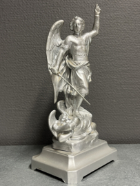 Engelenbeeld aartsengel Michaël, messing beschilderd zilverkleurig, 27 cm (0)