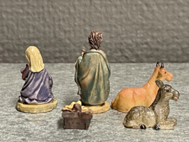 Kerstgroep 5 figuren, resin, 3 cm (9)