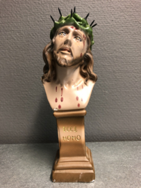 Heiligenbeeld Christus "Ecce Homo" gips 21 cm, licht beschadigd. (2)