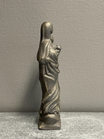 Heiligenbeeld Maria met kind op halve maan met lam,  gips, 28 cm (1)