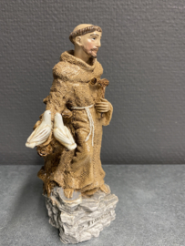 Heiligenbeeld  Franciscus van Assisi met Tau en duiven resin, 15cm. (2)