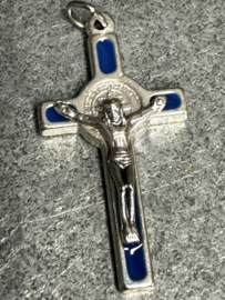 Benedictus kruis geëmailleerd,  4 x 2 cm, blauw