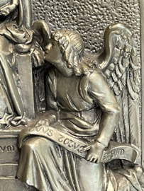 Dieptereliëf van Maria en Jezus met geknield H. Dominicus en engel, gips, 40x33 cm (5) (beschadigd)