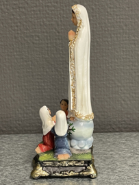 Heiligenbeeld  Maria Onze Lieve Vrouw van Fatima met kinderen, 13 cm, resin (1)