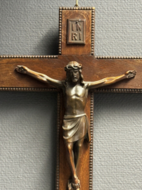 Antiek eikenhout kruis met bronzen Corpus
