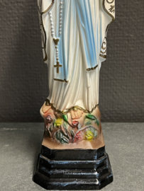 Heiligenbeeld Maria O.L.V van Lourdes, papier maché, hout voetje, Spaans, jaren 30 (49)