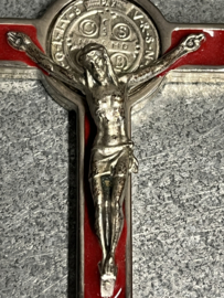 Benedictus kruis geëmailleerd,  8 x 4.5 cm