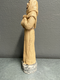 Heiligenbeeld  Franciscus van Assisi, in pij, resin, 21.5cm. (10)