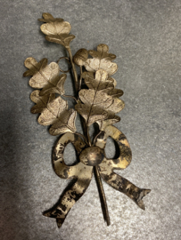 Antiek jacht trofee, eiken bladeren en eikels met strik 14 x 6 cm