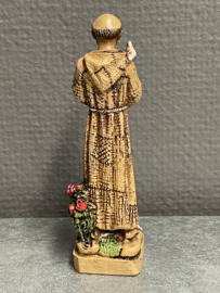 Heiligenbeeld  Franciscus van Assisi met duiven en Tau kruis, resin, 11cm. (10)