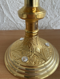 Ciborie van Messing met synthetische stenen
