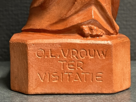 Heiligenbeeld Maria Visitatie, Terracotta, 1967, 28 cm,  (5)