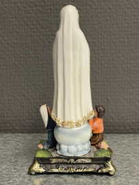 Beeld Heilige Maria OLV van Fatima met kinderen, 13 cm, resin (1)