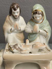 Kerstgroep, antiek, porselein, 12 x 12 cm (9)