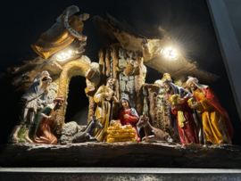 Kerststal met 10 vaste figuren met verlichting