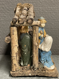 Kerststal, met porseleinen figuren, 13x11x7 cm (9)