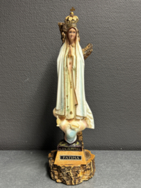 Heiligenbeeld Maria Onze-Lieve-Vrouw van Fatima – Resin, op hout- en kurkvoet