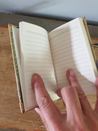Notitie boekje, notebook, OLV Maria Altijd durende bijstand, zijde bekleed.(4)