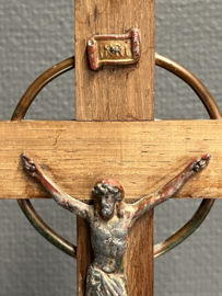Staand kruis, Amsterdamse school, hout en koper, 21 x 10 cm