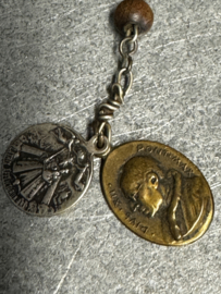 Rozenkrans Tientje, Maria O.L.V. Kevelaar en Maria Miraculeus, lengte 17 CM