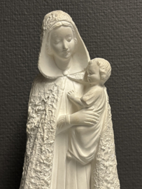 Heiligenbeeld Maria met kind, gips op basaltblok, 33 cm (2)