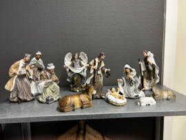 Kerstgroep 11 delig, max hoogte 15.5 CM, resin