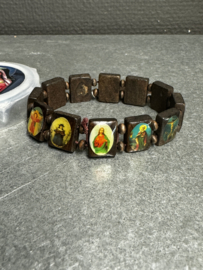 Armband met diverse heiligen afbeeldingen in doosje,