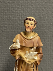 Heiligenbeeld  Franciscus van Assisi met duiven, resin, 13cm (8)