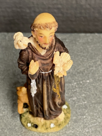 Heiligenbeeld  Franciscus van Assisi 7.5 cm resin, vuistbeeldje, (10)