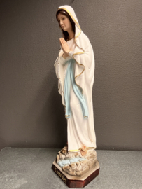 Heiligenbeeld  Maria Onze Lieve Vrouw van Lourdes, 48 cm. resin, handbeschilderd (3)