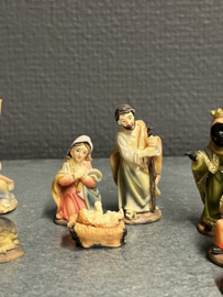 Kerstgroep 11 figuren, resin, 5 cm (9)