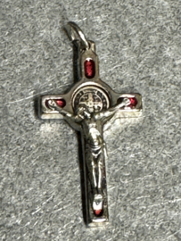 Benedictus kruis geëmailleerd,  4 x 2 cm