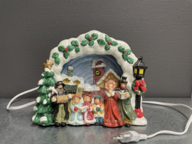 Kerst tafreel, poselein, lamp, Carolsingers 22 x 12 cm (9)