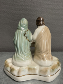 Kerstgroep, antiek, porselein, 12 x 12 cm (9)