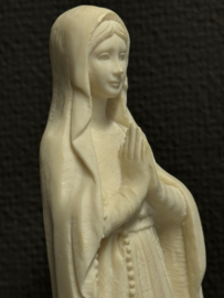 Beeld van Onze-Lieve-Vrouw van Lourdes – Handgemaakt uit Alabaster, Griekenland (Ifestos Art)