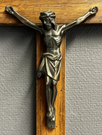 Eikenhout kruis met koperen corpus, 40 x 25 cm