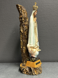 Heiligenbeeld Maria Onze-Lieve-Vrouw van Fatima – Resin, op hout- en kurkvoet