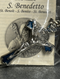 Benedictus kruis geëmailleerd,  8 x 4.5 cm