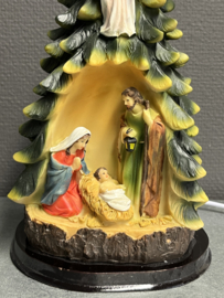 Heilige Familie in kerstboom met licht, resin, 28 cm hoog. (Europese stekker)