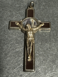 Kruishanger met Corpus Maria Onze Lieve Vrouw van Lourdes