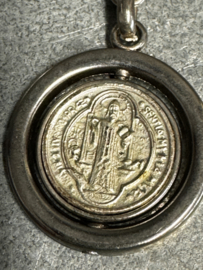 Sleutelhanger heilige Benedictus , draait in ring