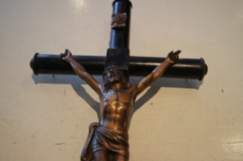Crucifix, koper en Ebbenhout 49 x 23 cm voor 1900