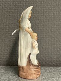 Beschermengel met kinderen, Biscuit porselein, 12 cm, 1900 gerestaureerd (0)