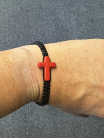 Armband met kruis, verstelbaar.