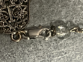 Rozenkrans Tientje, handje van Fatima. Glaskralen, ook te dragen als armband (m)