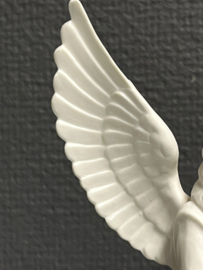 Engelenbeeld beschermengel met 2 kinderen handwerk, 16 cm, porselein ongeglazuurd (11)