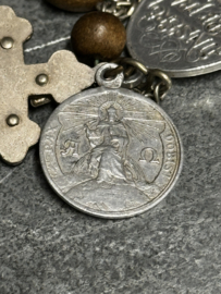 Rozenkrans Pax, houten kralen, 35 cm met medailles