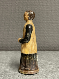 Misdienaar, Acoliet, 1910, aardewerk, 9 cm (8)